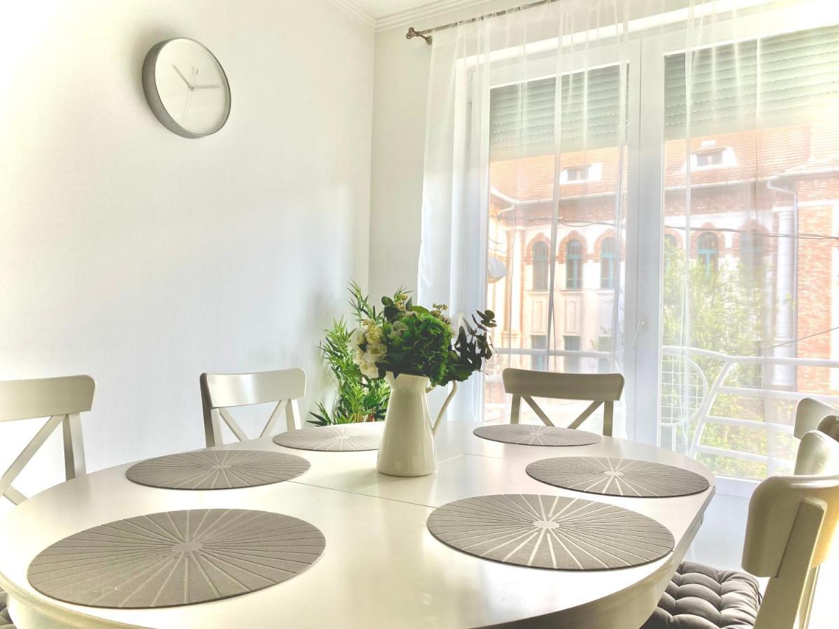Mirell Apartman Szegedin Exterior foto